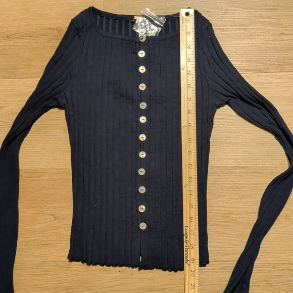 Free People NWOT Tilly Rib Long Sleeve Button Up Top in Navy sz SML & XS - Picture 14 of 14